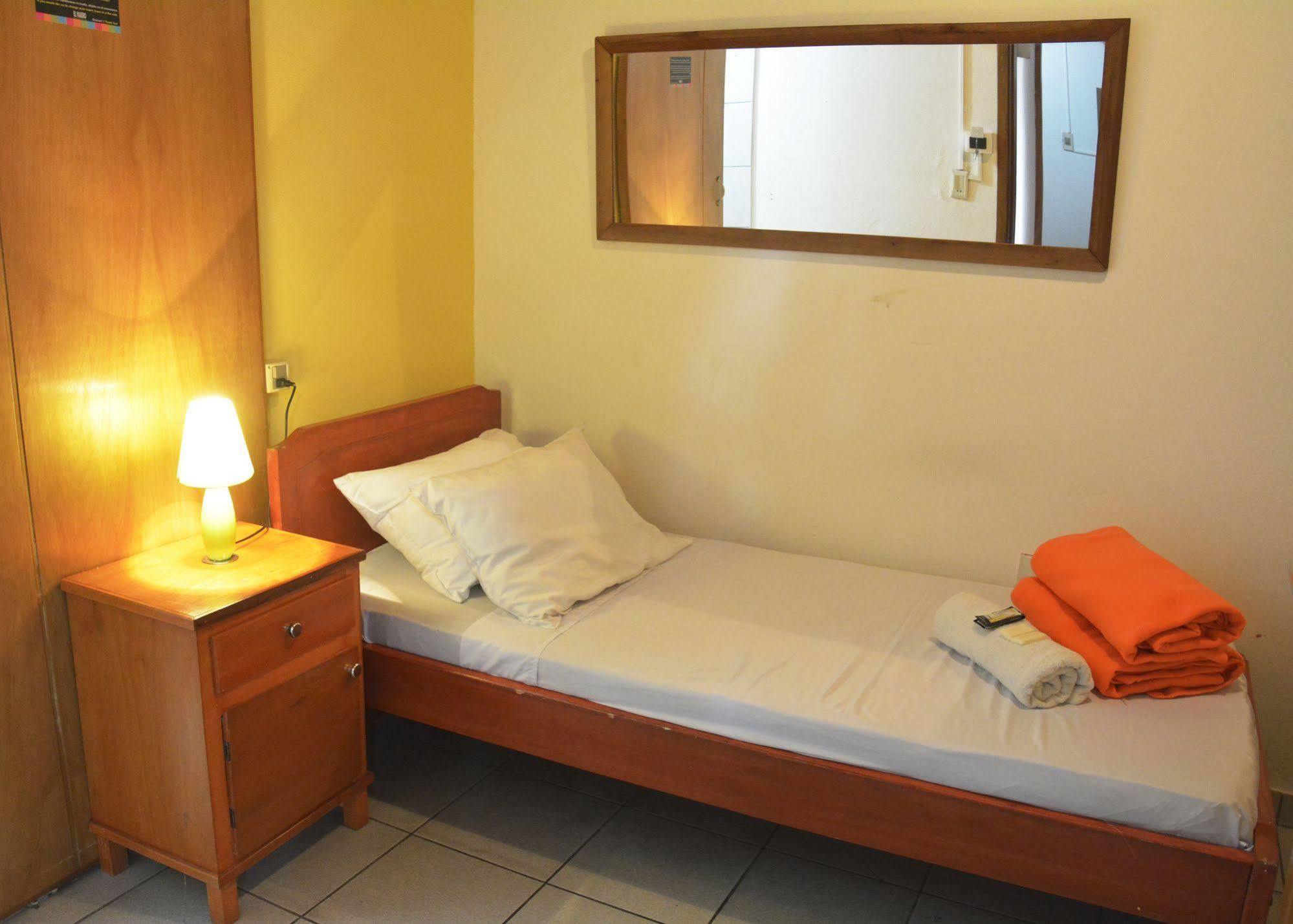 El Viajero Asuncion Hostel & Suites Kültér fotó